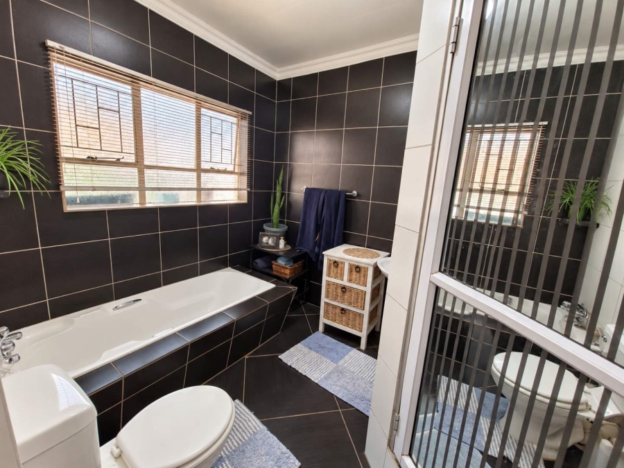 3 Bedroom Property for Sale in Uitsig Free State